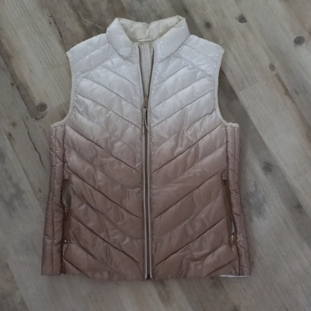 GAP vest size M.